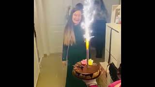 Surprize la Domiciliu in Bucuresti. Livram Flori și Cadouri cu Dedicație Muzicală. Tel.0758400400