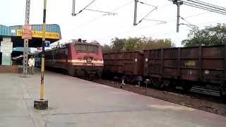 preview picture of video 'Chennai Express Depature GY led by LGD WAP4'