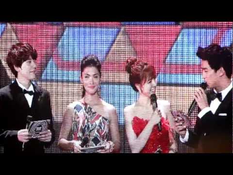 130309 MUSIC BANK in JAKARTA : The MCs showed their speaking skill in bahasa