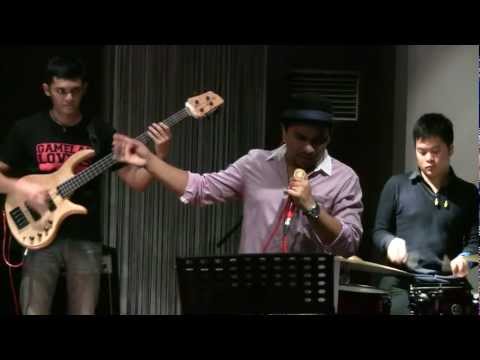Tompi ft. Idang Rasdiji II - One Note Samba @ Mostly Jazz 15/10/11 [HD]