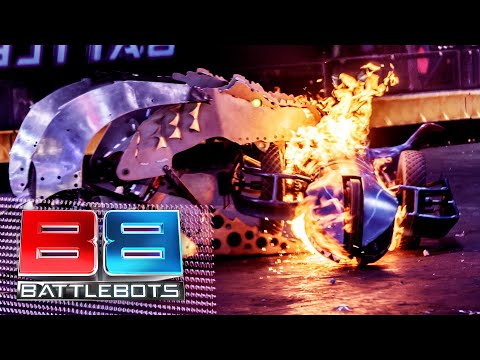 STRAIGHT INTO THE DINOSAUR'S MOUTH! | Warhead vs Sharkoprion | BattleBots