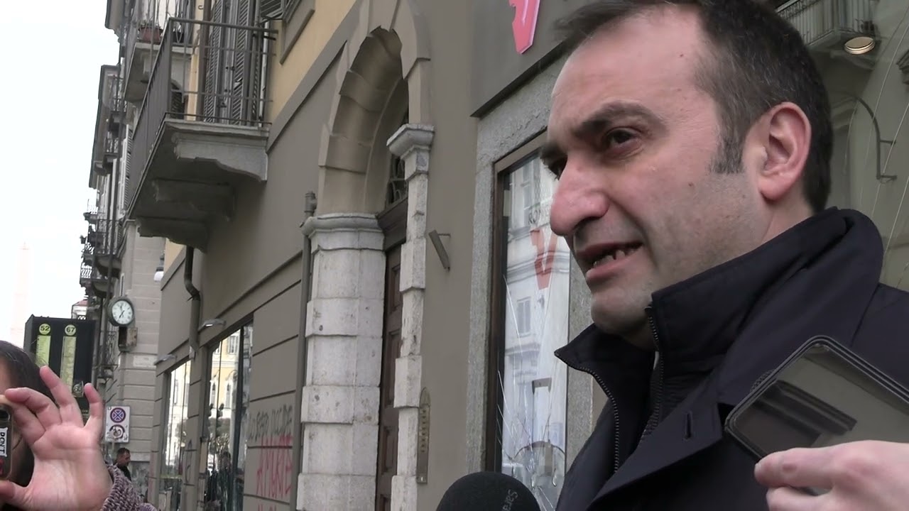 Anarchici, il sindaco Stefano Lo Russo in via Consolata