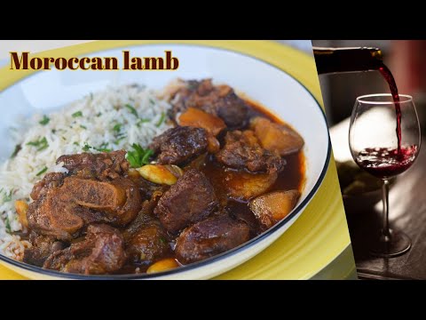 A simple MOUTH-WATERING and AROMATIC Moroccan LAMB TAGINE | Perfect dinner for the END of the year