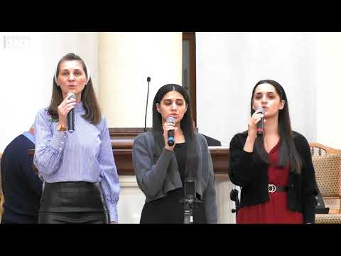 Surorile Bumbar şi Mia Suciu - Este-n cer o Țară, un Sfânt Paradis