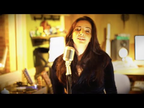 Moving On - Marisa Oliveira HD2