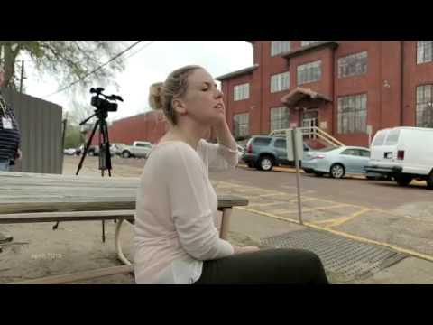 Vrouw komt lachend naar buiten na een executie in Texas