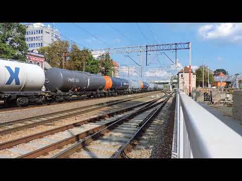 EU07-150+BR232-01+SM42-2486 z cysternami wjeżdża do Zielonej Góry