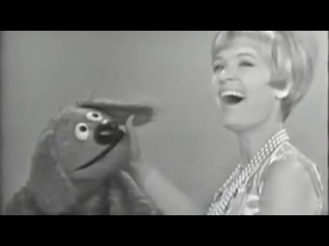 Rowlf & Florence Henderson - The Muppets on The Mike Douglas Show (7/20/1966)