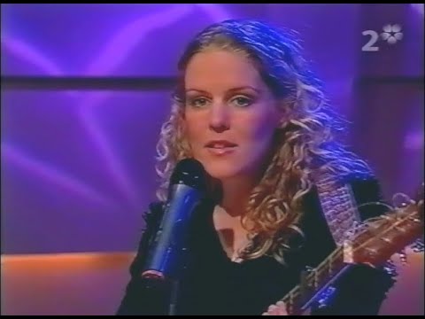 Sofia Karlsson - Jag Väntar Vid Min Mila (Go'Kväll 2005)