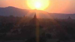 preview picture of video 'Bagan  sunset (Burma)'