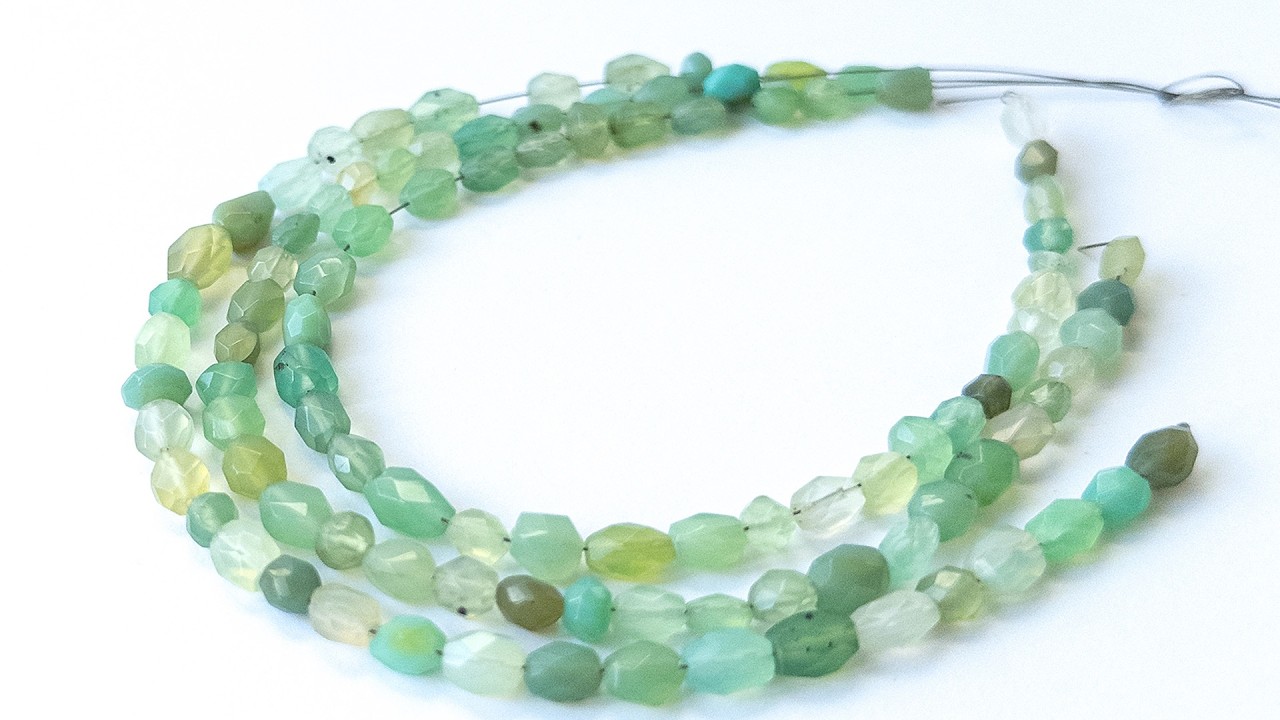 Green Chalcedony | Faceted Oval  | Faceted Oval | 4-7.5mm X 4.5-5.5mm Bead Size | 20cm Strand Length video