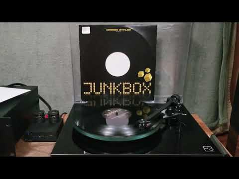 [jbox 017A] Darren Styles & Chris Unknown ft. Molly - Shining Star [2010]