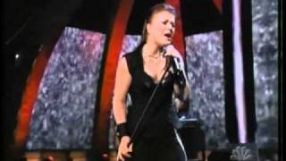 Kelly Clarkson - Low (Live Radio Music Awards)