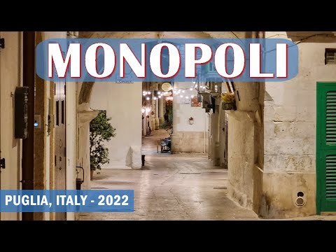 Monopoli, Itália - Passeio noturno a pé - Puglia (Apúlia) - 2022