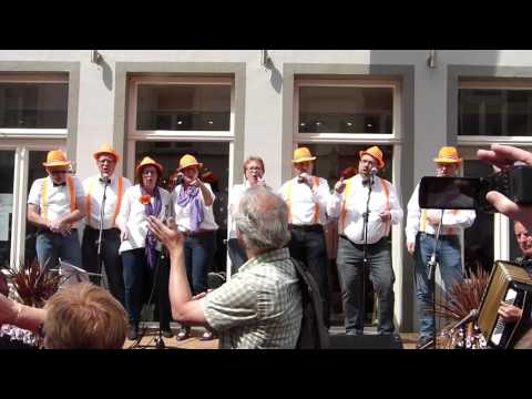 Veer zeen os weer  Op Good Gelök Balkonconcert 17 05 15