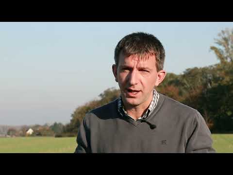 Ehler Mehlhop vom Gut Engelsdorf zur Bodenbearbeitung