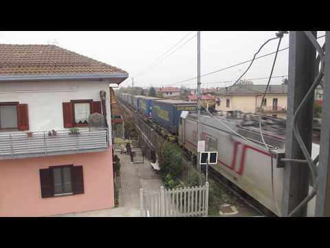 treno intermodale stazione di Suno