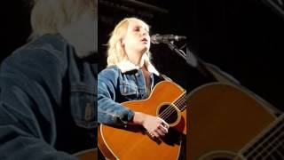 Laura Marling: &quot;Goodbye England&quot;.