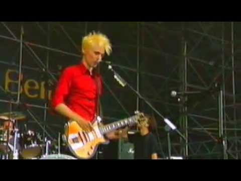 Muse - Plug In Baby  Live @ Eurockèennes 2000