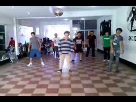 frido nsayando  a los bailarines  para el show d los salones la palapa   slp   mex