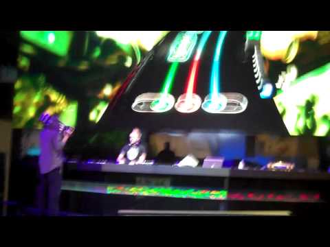 GadgetReview.com:  DJ Hero Demo