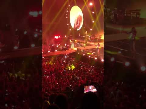 Shakira - La Tortura live at o2 Arena London 2018