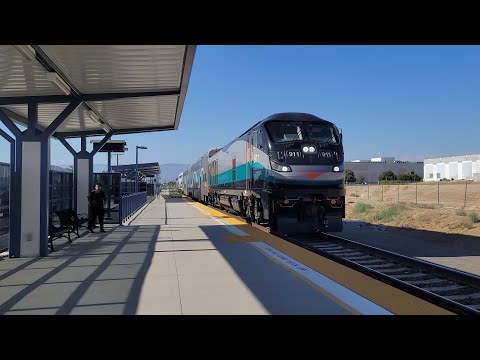 Metrolink 704 Arrives At Riverside Hunter Park/UCR On 7-26-22