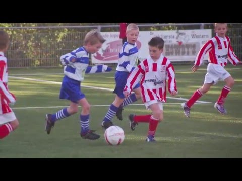 Oliveo F1 - Den Hoorn F1 -- voetbalwedstrijd highlights F-competitie