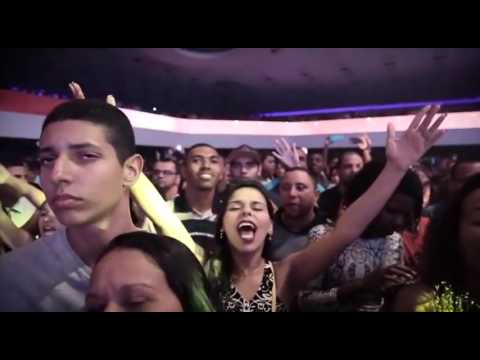 Deus Está Aqui video