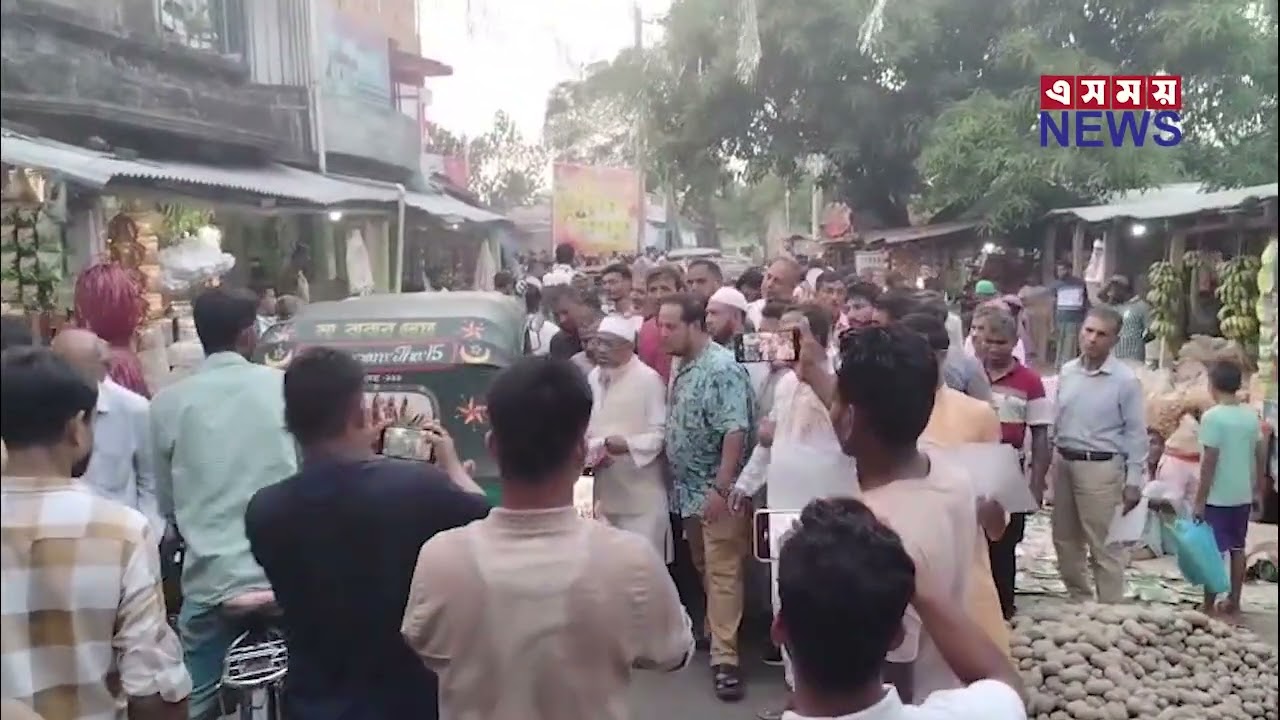 পটিয়ার কাশিয়াইশ বুধপুরা বাজার ও নয়ারহাট বাজারে লিফলেট বিতরণ কর্মসূচিতে আলহাজ্ব ইদ্রিস মিয়া।