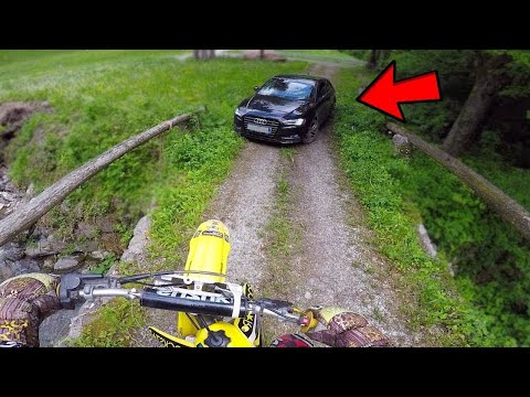 Dirtbike UNDERCOVER Police Getaway - Cops Chase Motorcycle 2023