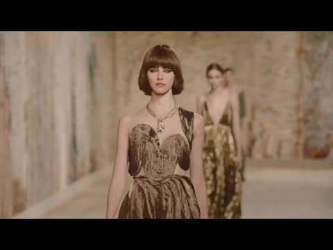Christian Dior Haute Couture 2022 (FW22) Paris Fashion Week 🥻