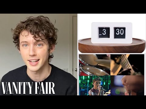 特羅伊-西文一天做的所有事情｜《名利場》雜誌社 (Everything Troye Sivan Does In a Day | Vanity Fair)
