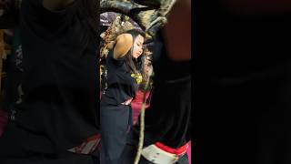 Download lagu cewek cantik kalap #bantengan #kalapan #mberot #cewekkalap #kerasukan #demit #shorts #shortsvideos mp3 Download lagu cewek cantik kalap #bantengan #kalapan #mberot #cewekkalap #kerasukan #demit #shorts #shortsvideos mp3