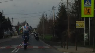 preview picture of video 'Moto Frog - na jednym kole przez pasy koło szkoły'
