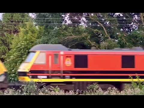 90042 + 90048 working 4M87 from Felixstowe North Freightliner Terminal to Trafford Park FL TML