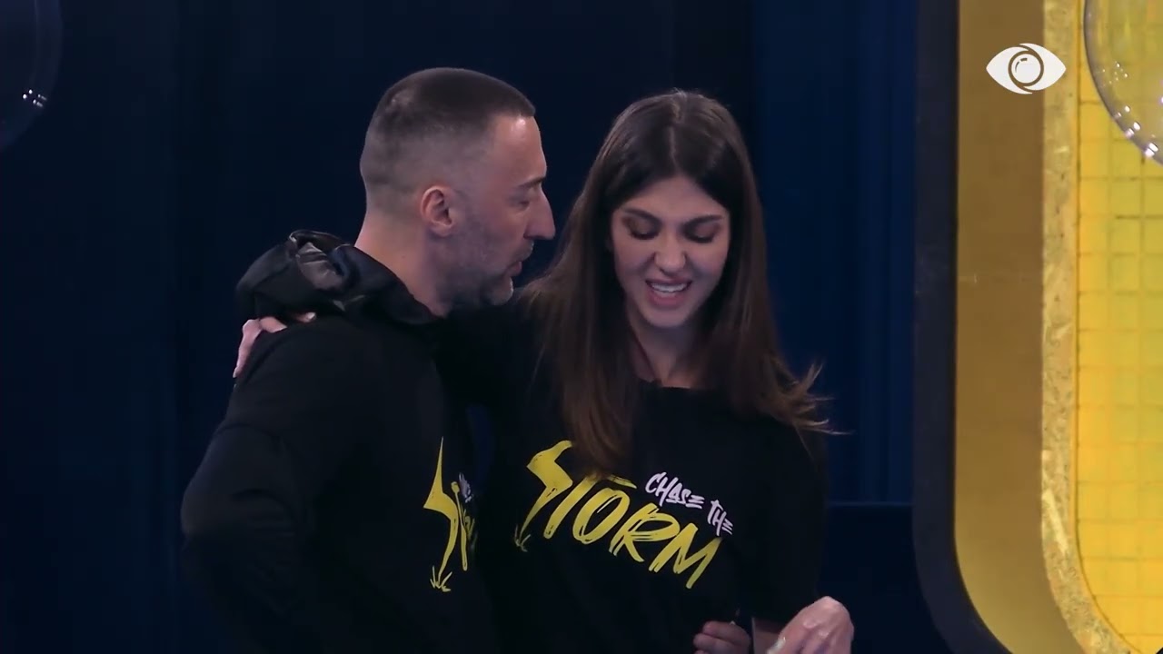 “S’kena me u pa më bashkë…”/ Gjesti këndon, G Bani e ngacmon: Kë po përshëndet me këtë, ish-in?