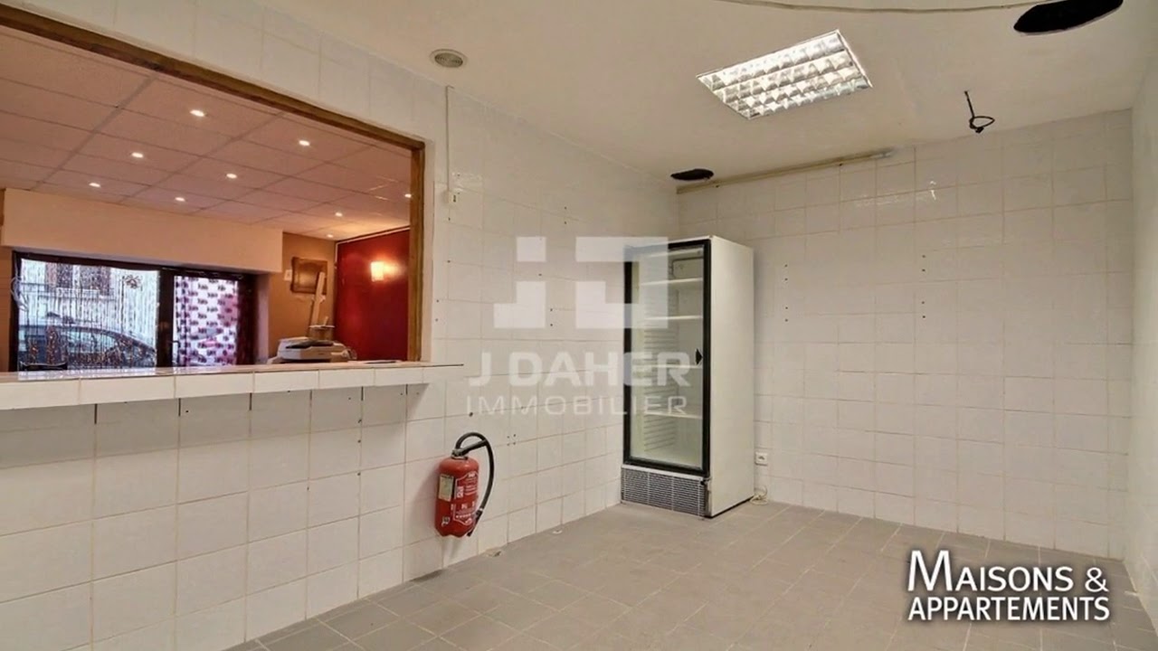 Watch video MARSEILLE 4EME - APPARTEMENT A VENDRE - 117 000 € - 70 m² - 3 pièces MARSEILLE 4EME - APPARTEMENT A VENDRE - 117 000 € - 70 m² - 3 pièces