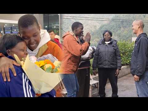 I've been married in China for 10 years, this is my mom's first time seeing where I live