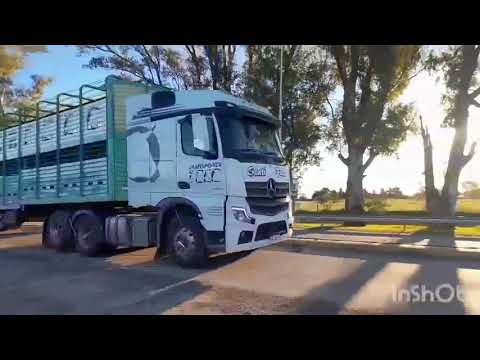 CAMIONES EN CRUCE DE RP158 Y RN19 , SAN FRANCISCO , CORDOBA , ARGENTINA . VIDEO 211 , SUSCRIBITE !!