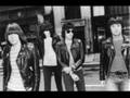 Ramones - Somebody like me
