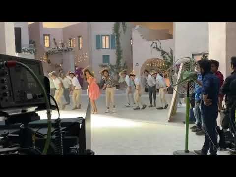 Allu Arjun Pooja putta bomma putta bomma Telugu song