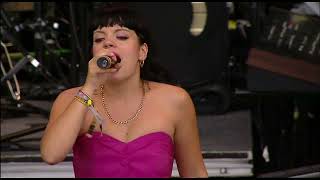 Lily Allen - Alfie (Live At Glastonbury 2007) (VIDEO)