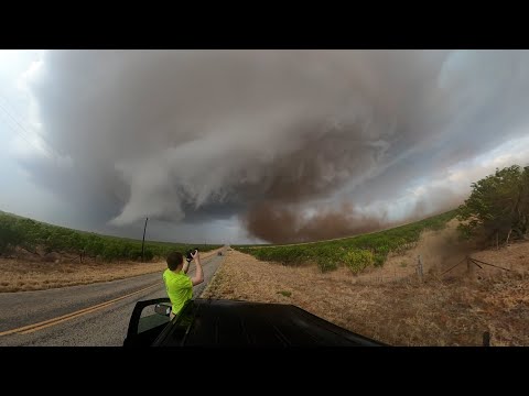 Real Time Tornado Chase! Paducah, TX.