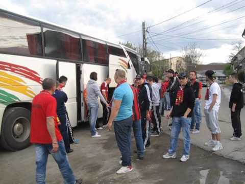 fanii resiteni s-au luat de jucatori.avi