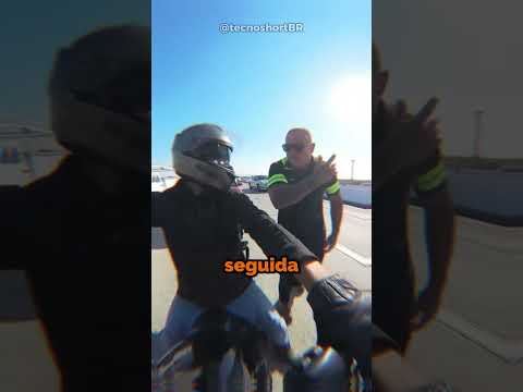 Ele tentou ajudar mais causou uma briga enorme no meio do transito 😮😱
