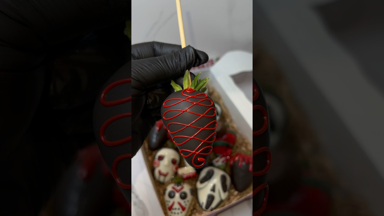 Red loop drizzle ❣️ #chocolatecoveredstrawberries