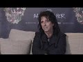 Alice Cooper Discusses Bar Brawl With Kasabian Over Iraq War
