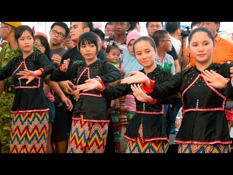 Dance by Dusun Begak from Tungku