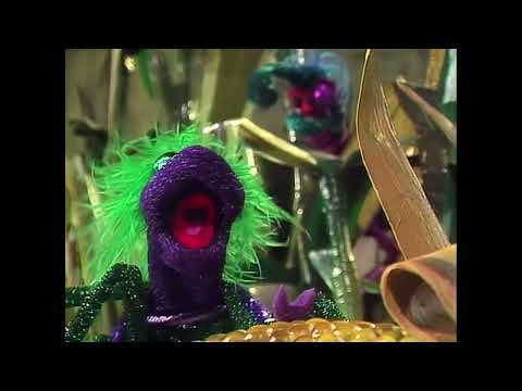The Muppet Show - 407: Dudley Moore - “She Loves You” (1979)